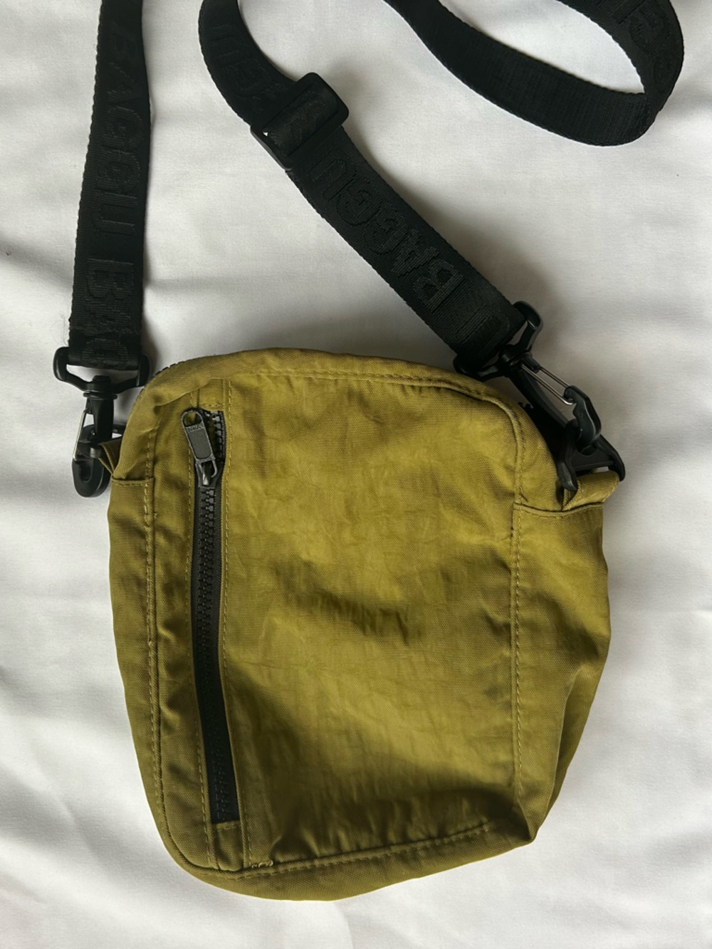 BAGGU Crossbody Sling Bag - MOSS colorway from 2021